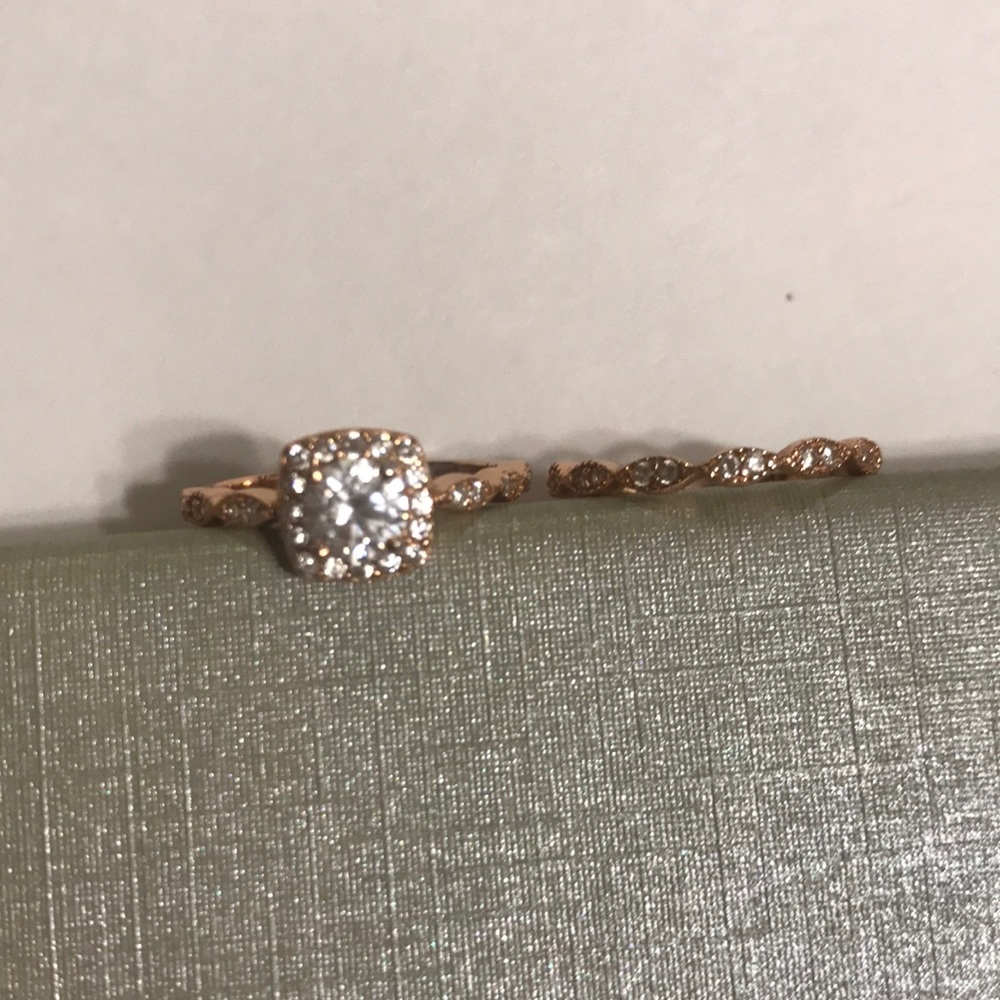 Rose gold tone cubic zirconia ring set